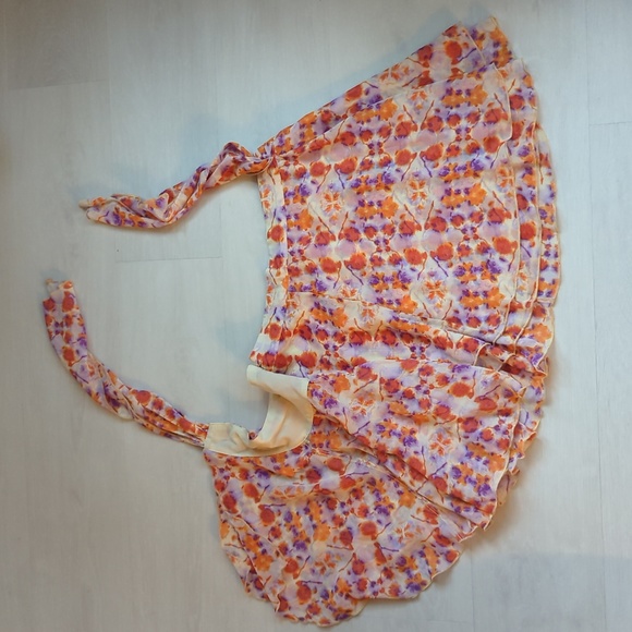 Aerie floral wrap skirt size medium - Picture 8 of 8